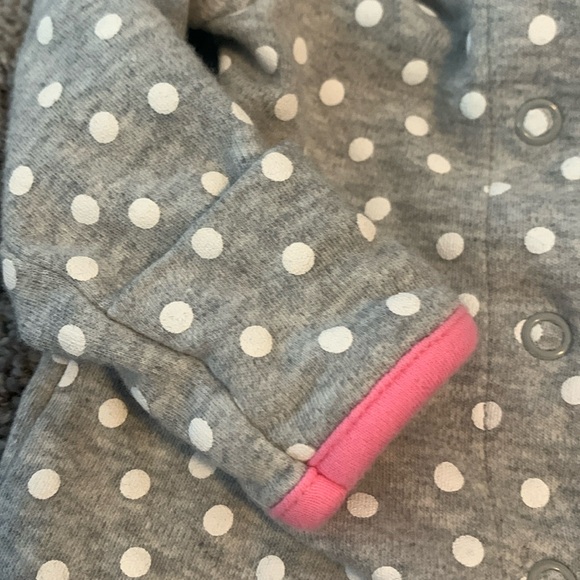 Simple Joys Gray Dots/Butterfly Button Sleeper Newborn EUC - Picture 4 of 5